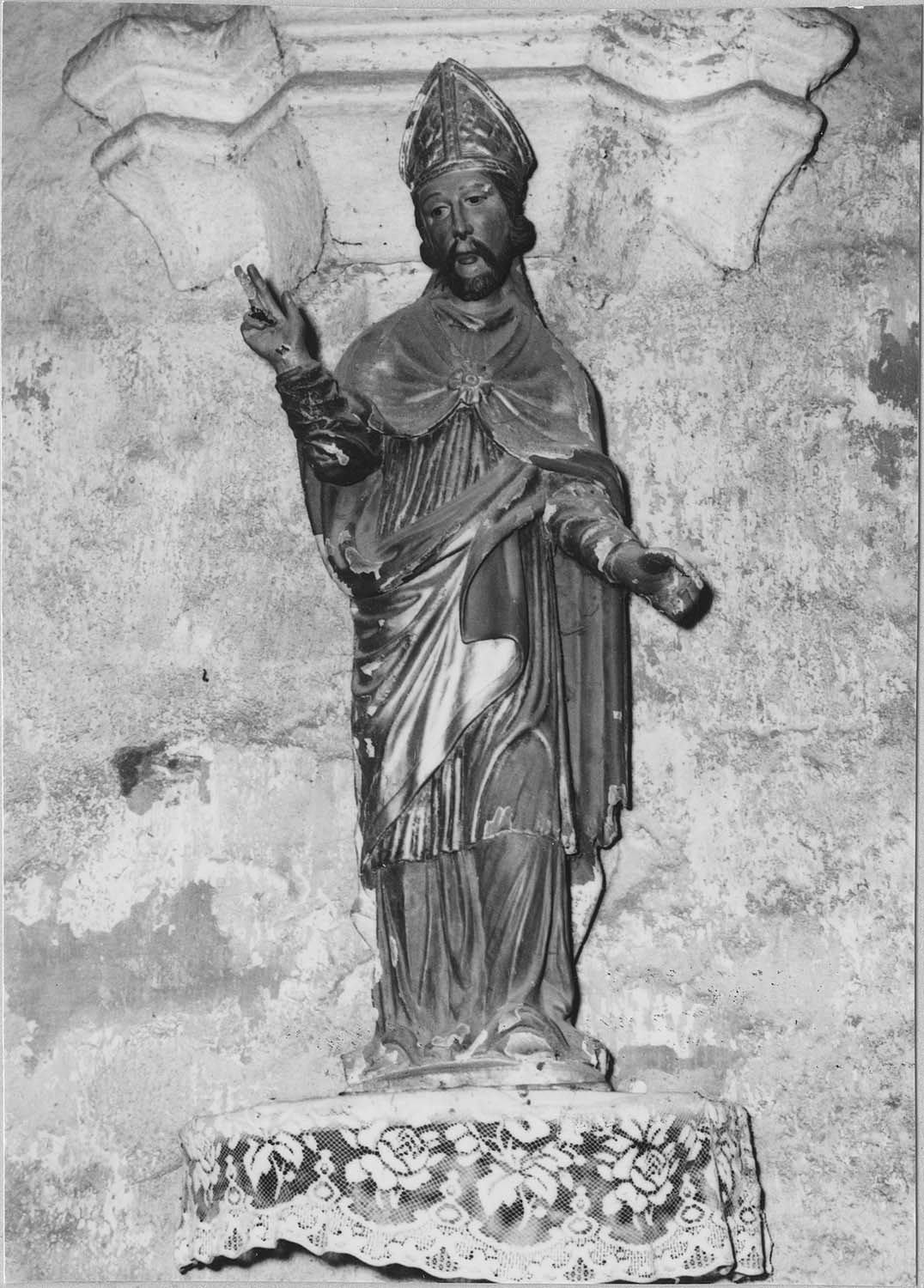 statue : Saint Evêque