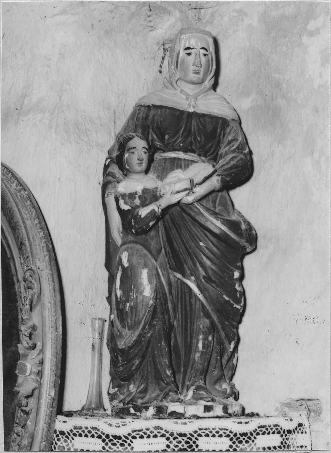 groupe sculpté style populaire : Sainte Anne et la Vierge