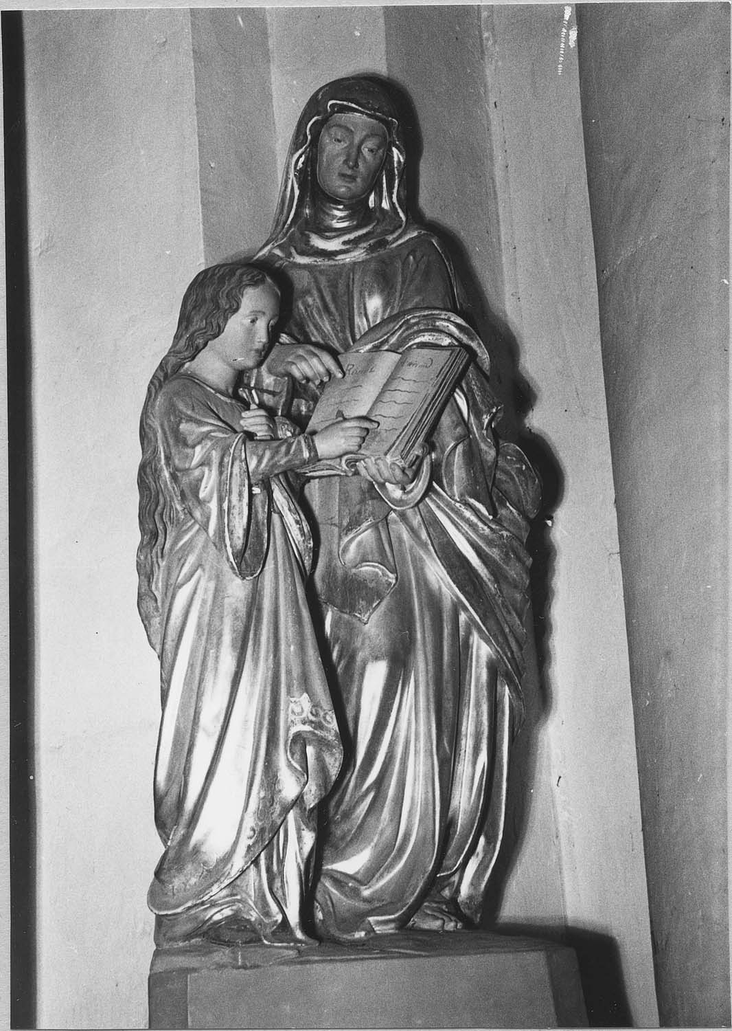 groupe sculpté : Sainte Anne et la Vierge