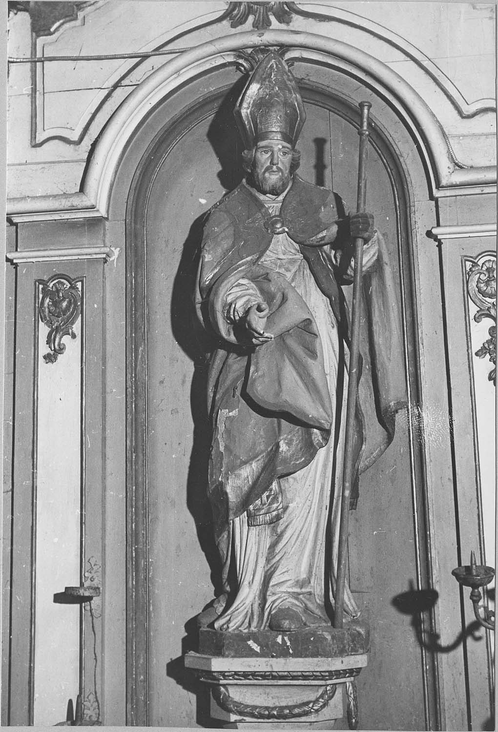 statue : Saint Evêque