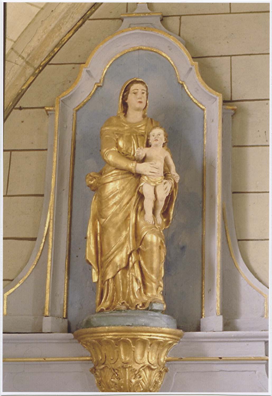 statue : Vierge à l’Enfant (maître-autel)