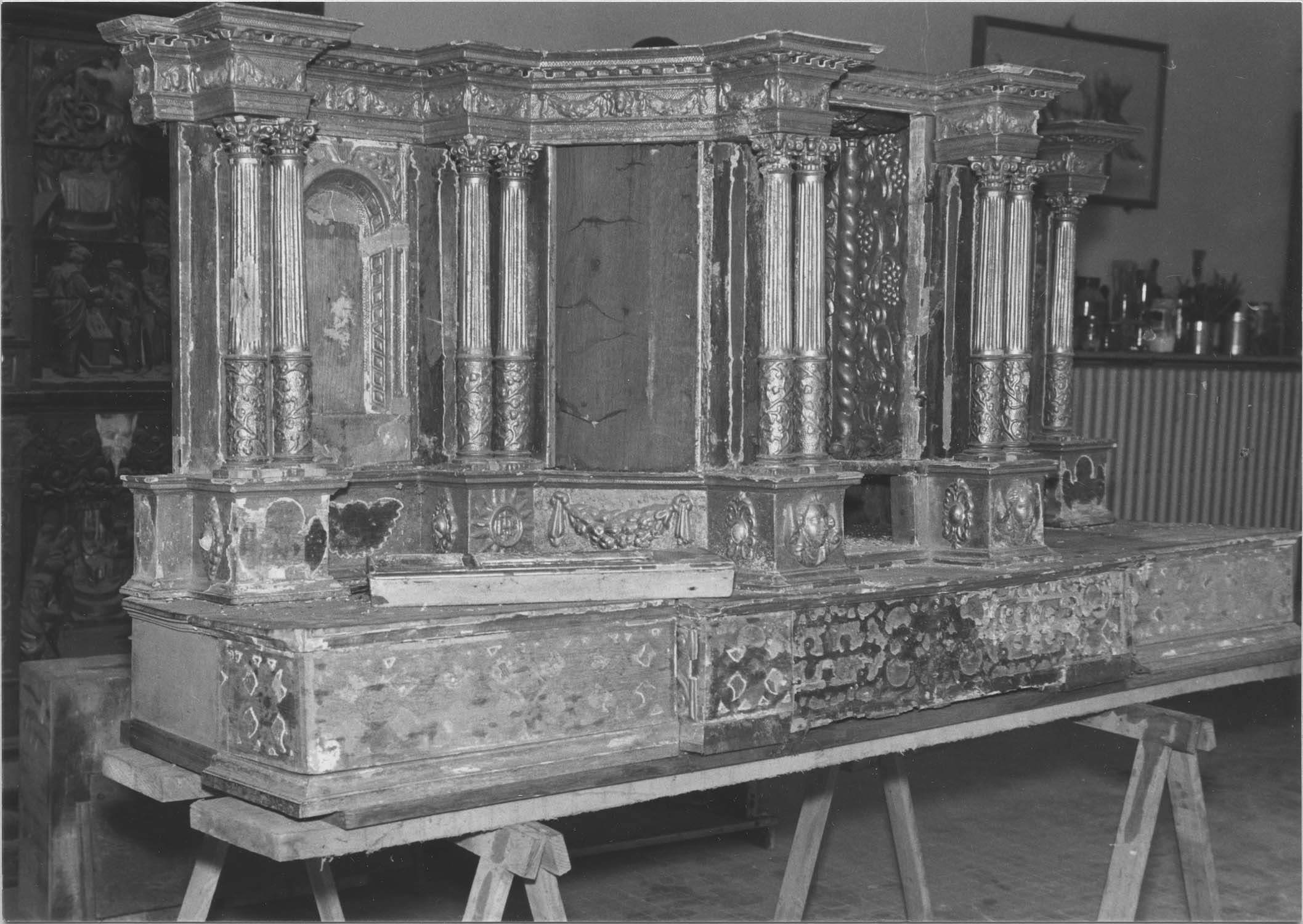 retable et tabernacle de la chapelle des fonts baptismaux