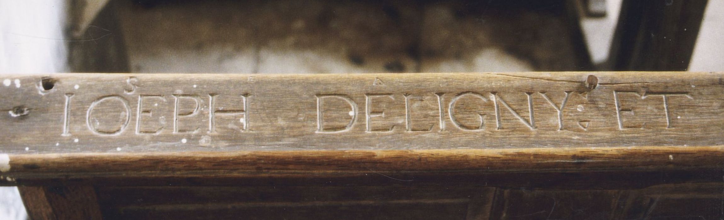 bancs de fidèles, détail