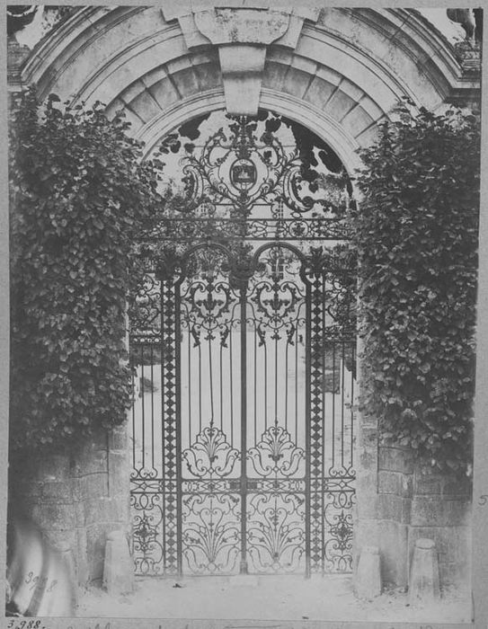 clôture (grille) de la porte du parc