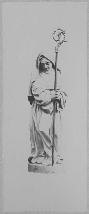 statue : Sainte Scholastique