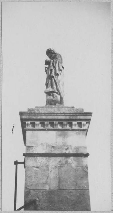 statue : Saint Jean l'Evangéliste