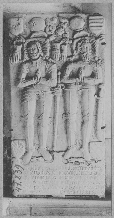 dalle funéraire de Jean et Antoine de Choiseul