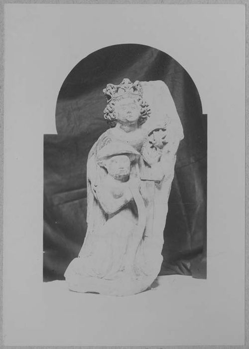 groupe sculpté : Donatrice et sainte Catherine (Une)