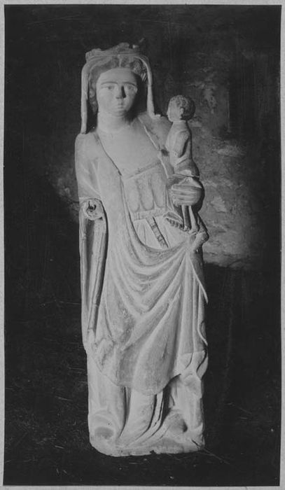 statue : Vierge à l'Enfant