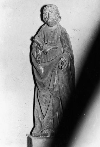 statue (statuette) : Saint pierre, pierre - © Ministère de la Culture (France), Médiathèque du patrimoine et de la photographie (objets mobiliers), tous droits réservés