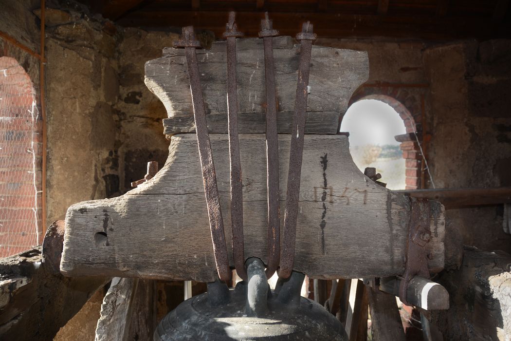 cloche, détail du joug daté de 1757