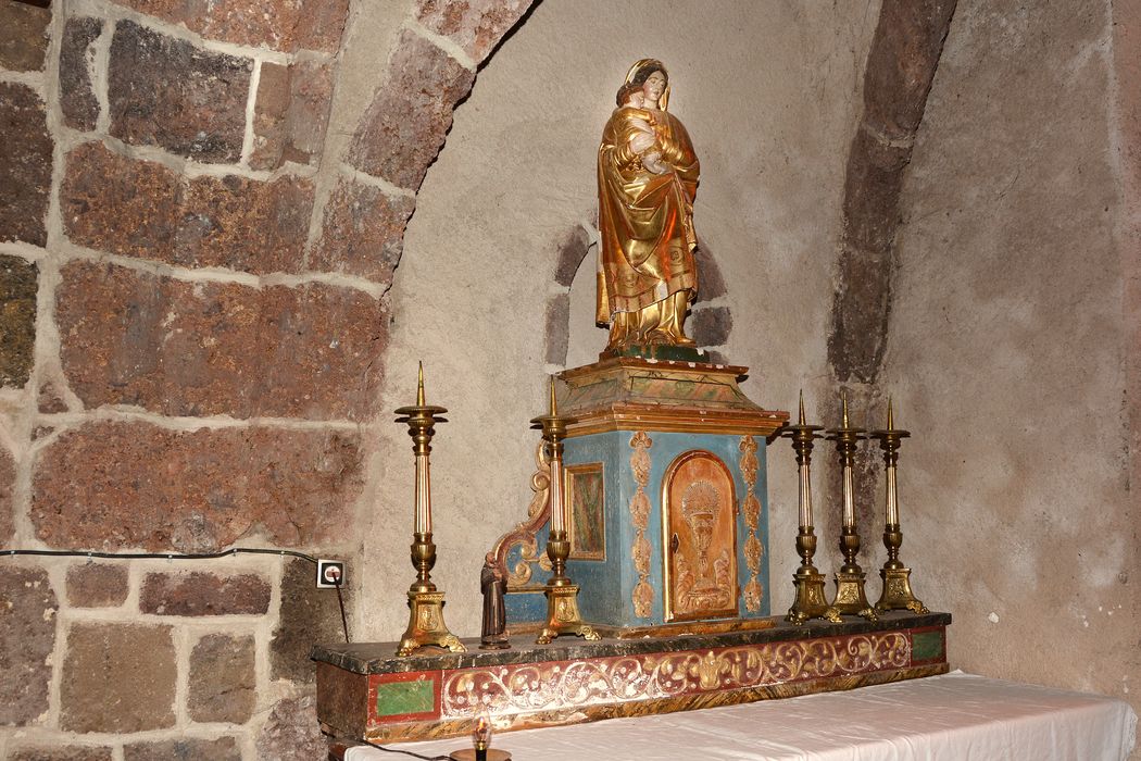 autel, tabernacle, statue : Vierge à l'Enfant - © B. Galland, tous droits réservés