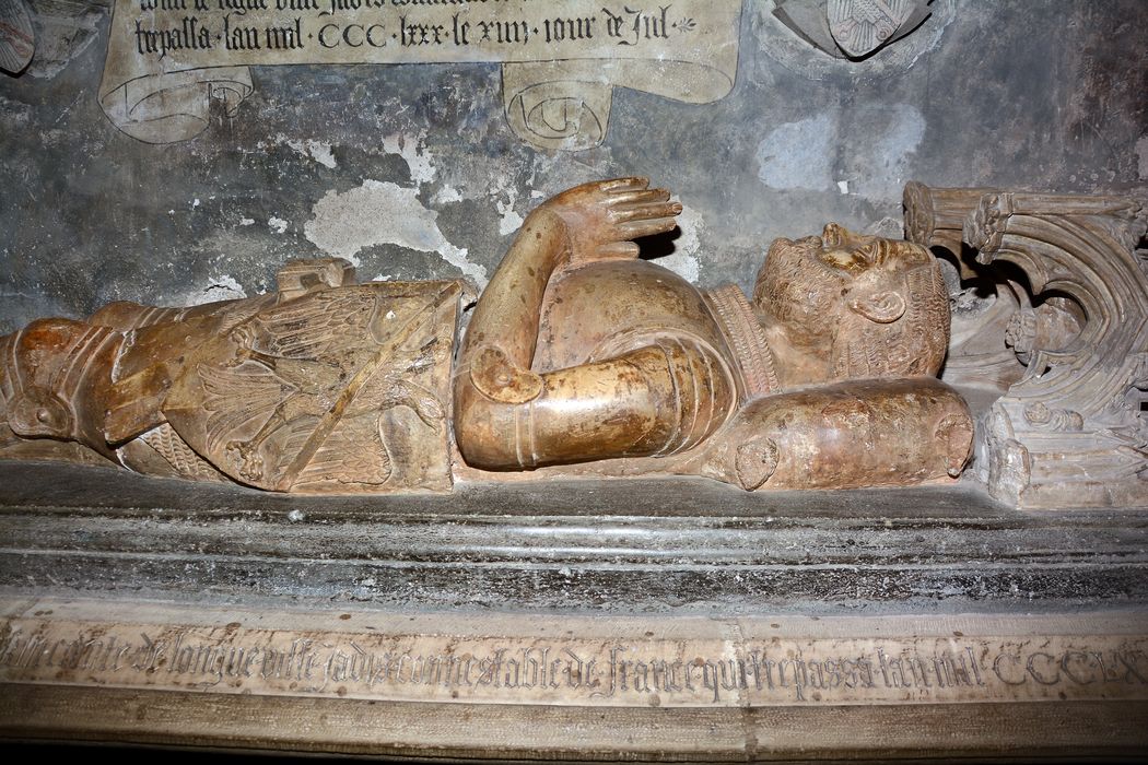 enfeu (gisant), dit tombeau des entrailles de Bertrand du Guesclin, vue partielle