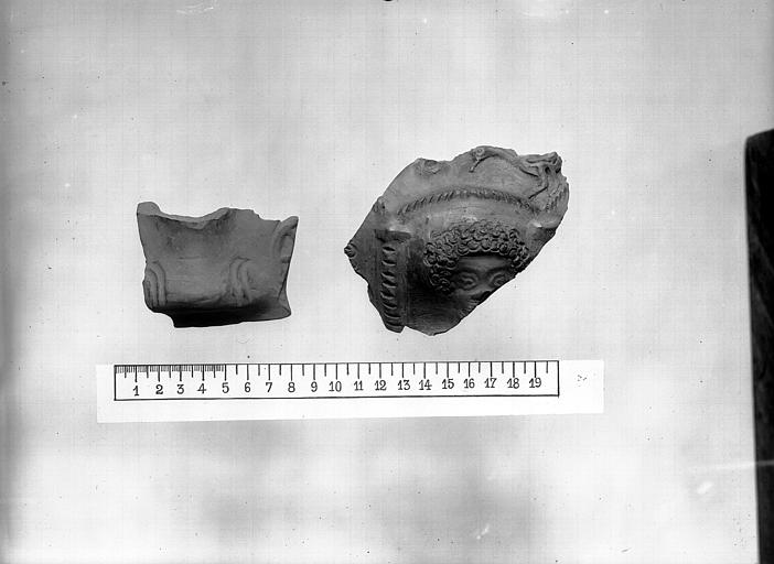 Tessons de poterie ornés