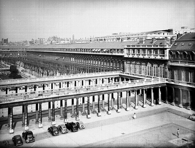 Galerie d'Orléans et aile Valois des Jardins