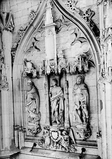 Croisillon sud, statues en pierre : saint Antoine, saint Sébastien, saint Roch