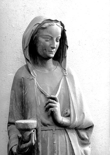 Statue en pierre, provenant du portail sud de la façade de la cathédrale : Vierge sage