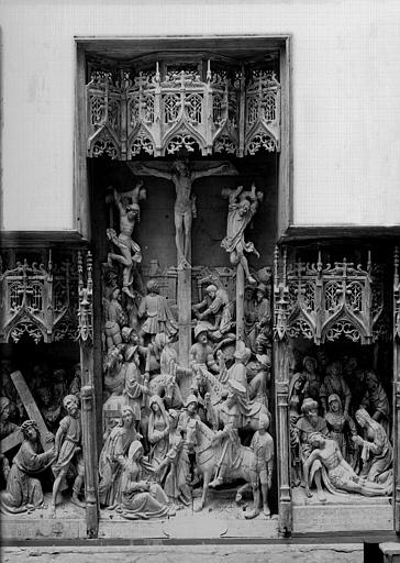 Retable en bois sculpté, école flamande, partie centrale : Crucifixion