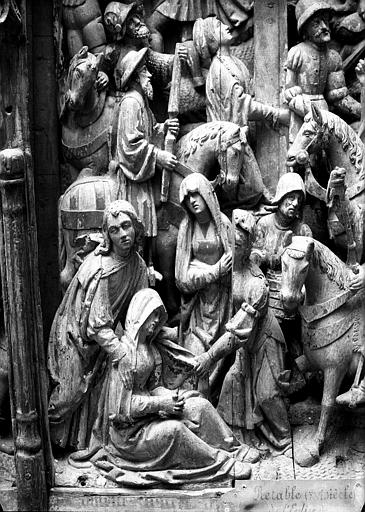 Retable en bois sculpté, école flamande, partie centrale : détails de la Pâmoison de la Vierge