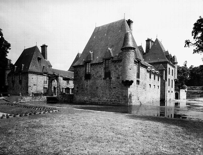 Entrée sur la cour d'honneur