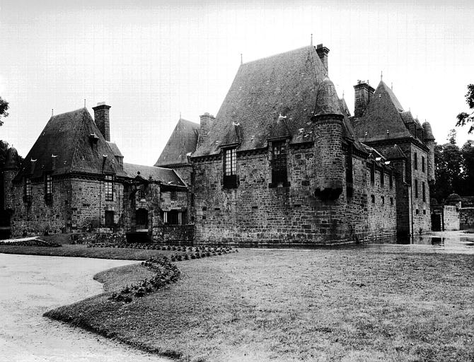 Entrée sur la cour d'honneur