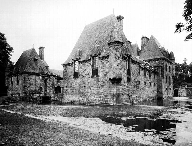 Entrée sur la cour d'honneur