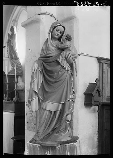 Statue en pierre : Vierge à l'Enfant - © Ministère de la Culture (France), Médiathèque du patrimoine et de la photographie, diffusion RMN-GP