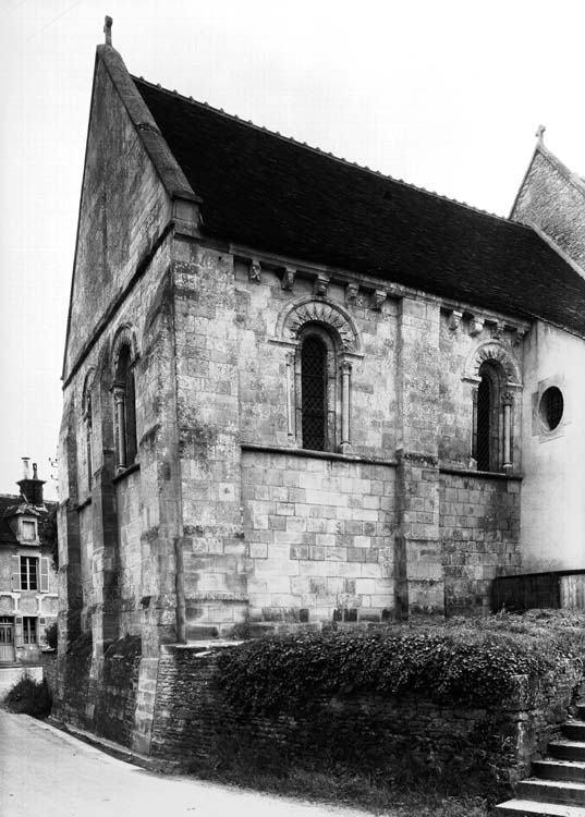 Ensemble nord-est de l'abside, restauration terminée