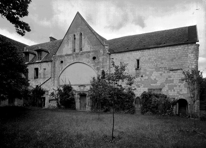 Bâtiment qui limitait une autre galerie