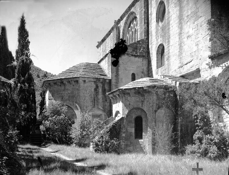 Église, extérieur : abside côté nord