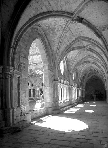 Cloître : galerie