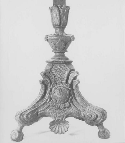 croix d'autel, détail du pied - © Ministère de la Culture (France), Médiathèque du patrimoine et de la photographie (objets mobiliers), tous droits réservés