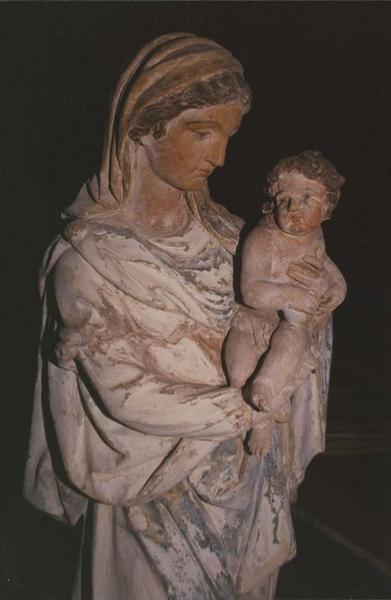 statue : Vierge à l'enfant, vue partielle