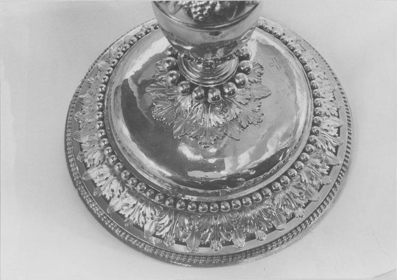 calice, détail du pied - © Ministère de la Culture (France), Médiathèque du patrimoine et de la photographie (objets mobiliers), tous droits réservés