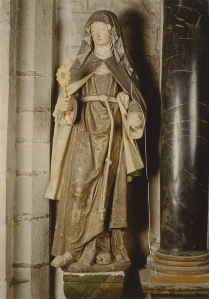 statue : sainte Claire, vue générale