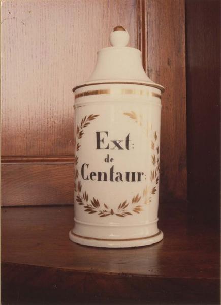 pot à pharmacie, vue générale - © Ministère de la Culture (France), Médiathèque du patrimoine et de la photographie (objets mobiliers), tous droits réservés