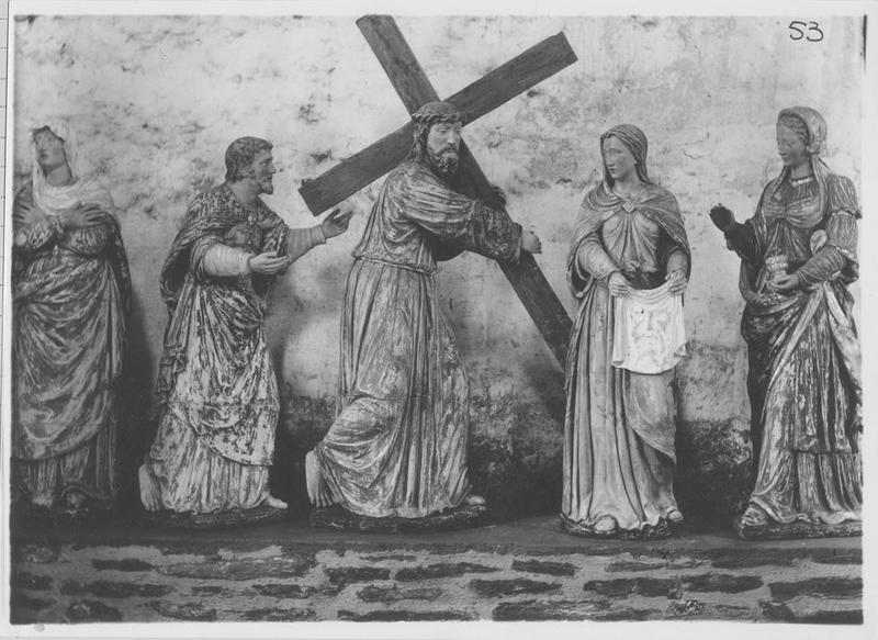 statues (5) : le Portement de croix, vue générale - © Ministère de la Culture (France), Médiathèque du patrimoine et de la photographie (objets mobiliers), tous droits réservés
