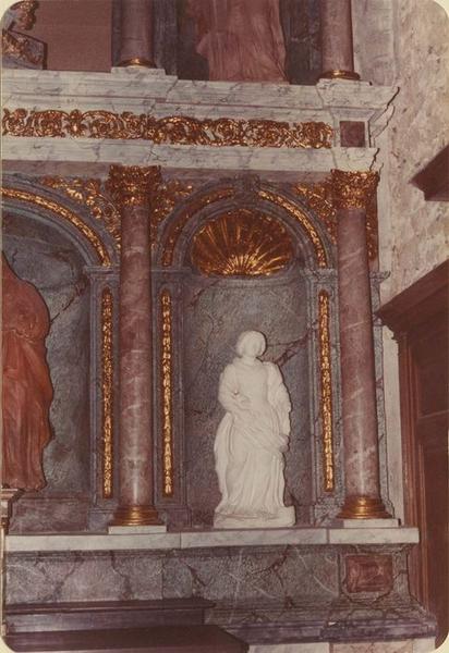 retable de sainte Anne et la Vierge, statue : détail non identifiée