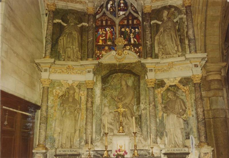 retable des évêques, groupe sculpté : saint Julien et le miracle de la source, vue générale