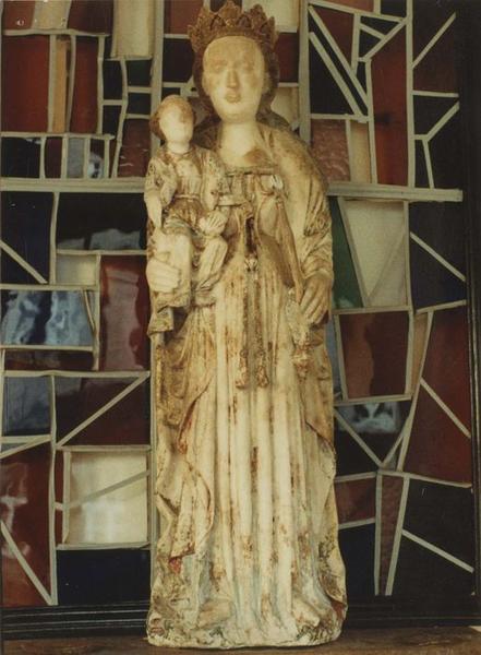 statue : Vierge à l'Enfant, vue générale - © Ministère de la Culture (France), Médiathèque du patrimoine et de la photographie (objets mobiliers), tous droits réservés