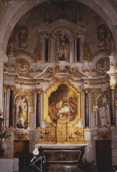 Autel, retable, tabernacle, tableau : Adoration des bergers, 3 statues : Saint Georges terrassant le dragon, Saint Michel, Saint Martin (maître-autel), vue générale