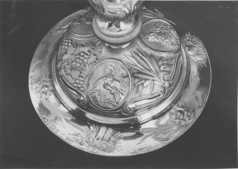 calice, détail du pied - © Ministère de la Culture (France), Médiathèque du patrimoine et de la photographie (objets mobiliers), tous droits réservés