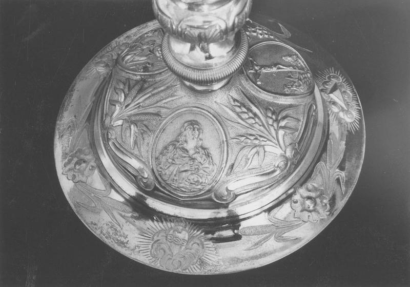 calice, détail du pied - © Ministère de la Culture (France), Médiathèque du patrimoine et de la photographie (objets mobiliers), tous droits réservés