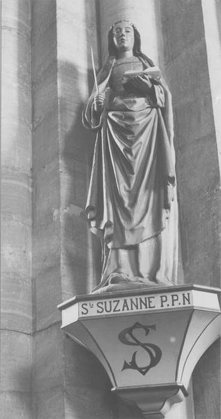 statue : sainte Suzanne, vue générale - © Ministère de la Culture (France), Médiathèque du patrimoine et de la photographie (objets mobiliers), tous droits réservés