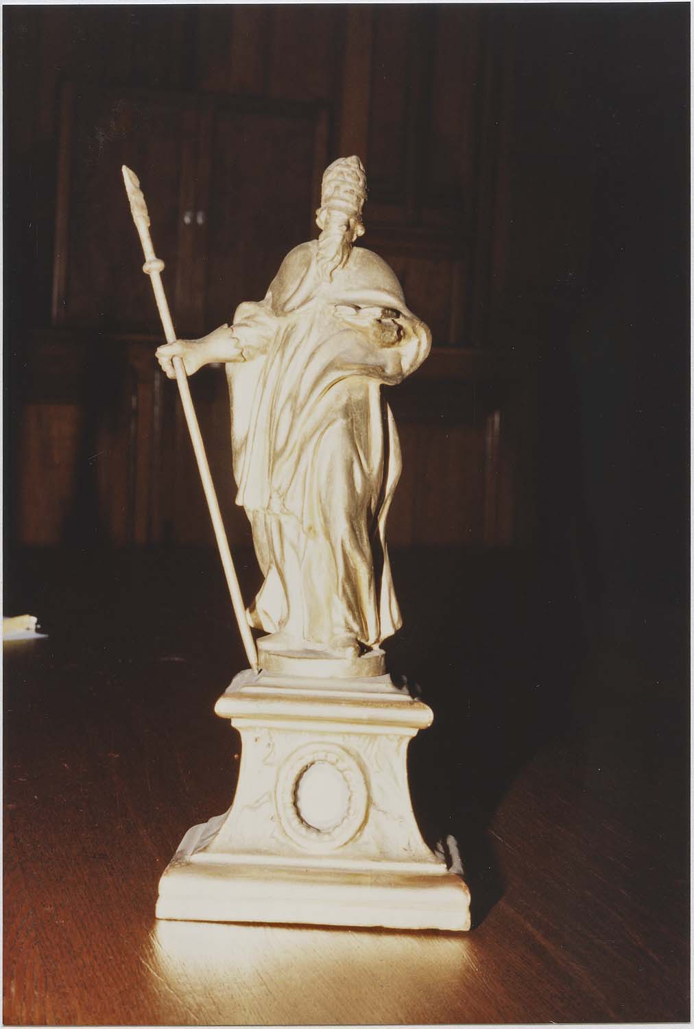 statue-reliquaire (statuette) : Saint Grégoire, vue générale