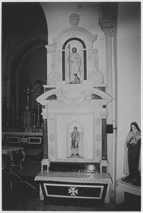 Autel de Saint-Roch avec son retable et deux statues : Saint Roch et Saint Protais