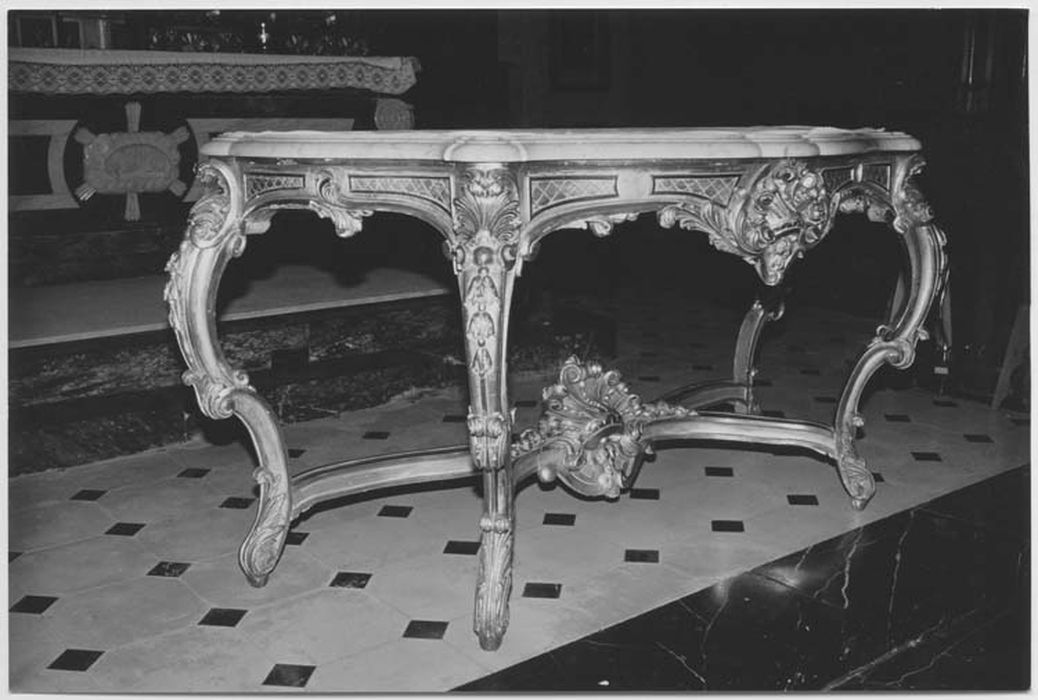 Table d'applique (servant de maître-autel)