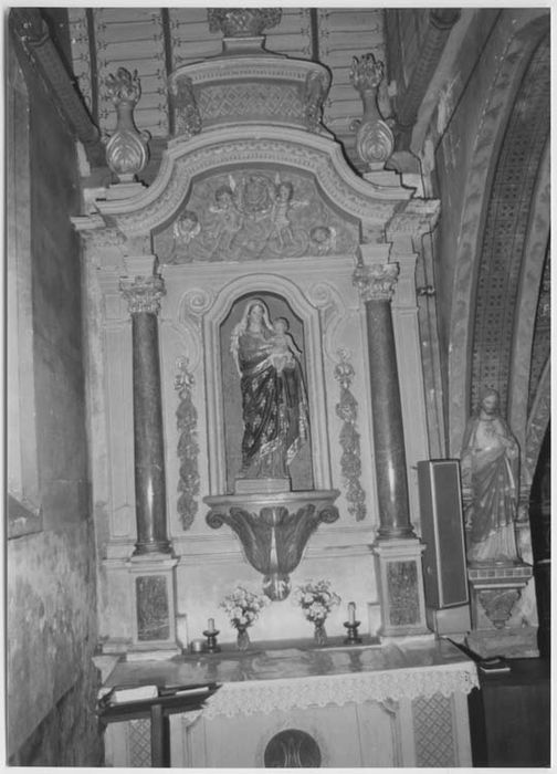 autel, retable et statue de la Vierge