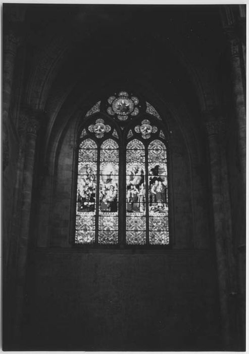 ensemble de deux verrières : Baptême de Clovis et Immaculée Conception - © Ministère de la Culture (France), Médiathèque du patrimoine et de la photographie, diffusion GrandPalaisRmn Photo