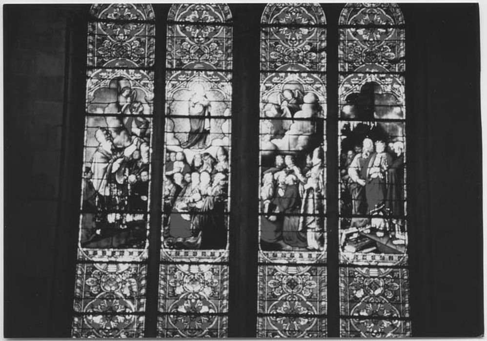 ensemble de deux verrières : Baptême de Clovis et Immaculée Conception - © Ministère de la Culture (France), Médiathèque du patrimoine et de la photographie, diffusion GrandPalaisRmn Photo